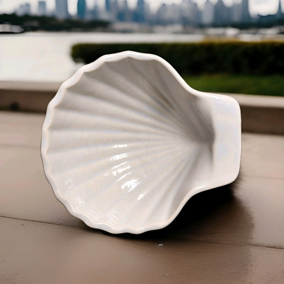 Mccoy Other - Vintage McCoy Pottery Seashell Clamshell Islander Dish Light Blue USA